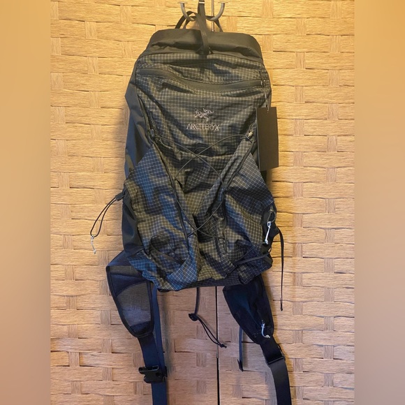 NWT Arcteryx Aerios 35 Backpack - Picture 1 of 8